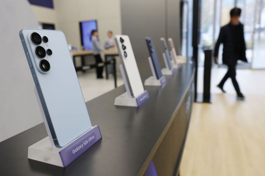 The Galaxy S26 Ultra is displayed at the Samsung Gangnam store in Seocho-gu, Seoul, on the 11th, the official launch day of the Galaxy S26 series. Photo by Yonhap News