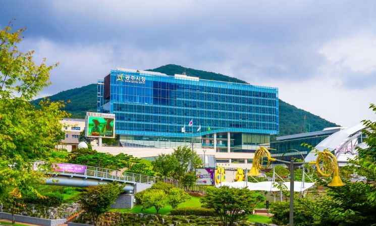 방세환 시장 "유가·물가 불안, 직접 챙기겠다...민생경제 안정 총력" - 뉴스 썸네일 이미지