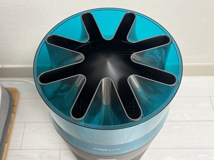 항공기 제트 엔진의 소음 저감 장치에서 영감을 받은 별 모양 노즐 구조를 적용해 작동 소음을 낮췄다. 장보경 기자