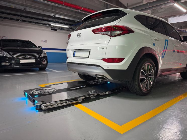 HL로보틱스의 주차로봇 '파키'. HL로보틱스 제공