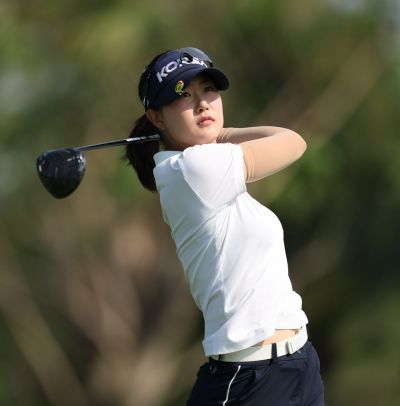 아마추어 오수민이 리쥬란 챔피언십 4라운드 1번 홀에서 티샷을 하고 있다. KLPGA 제공