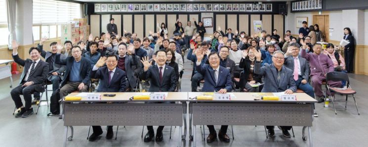 합천군, 전통시장 소상공인 e-커머스 세미나 진행 현장 단체 사진