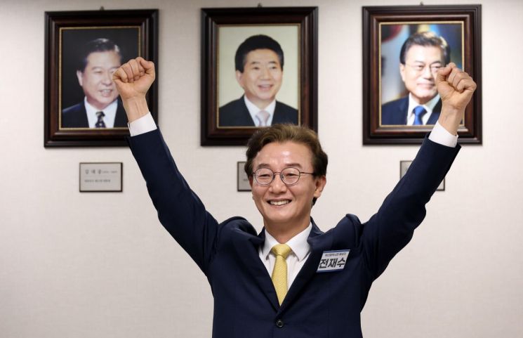 '부산시장 등판' 전재수 