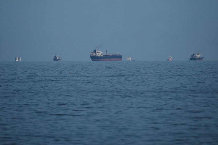 Container ships stranded near the Strait of Hormuz on the 11th (local time). Photo by AP Yonhap News