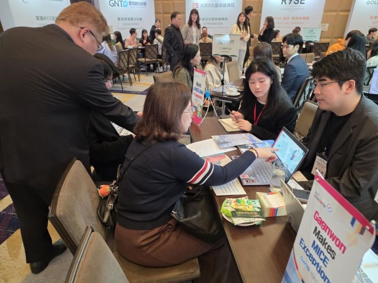 The Gangwon Tourism Foundation participated in the "2026 Korea-Taiwan B2B Tourism Content Festival in Taipei with MICE," held on the 19th at the Taipei Marriott Hotel, focusing on promoting the differentiated MICE competitiveness of Gangwon Special Self-Governing Province. Provided by Gangwon Tourism Foundation