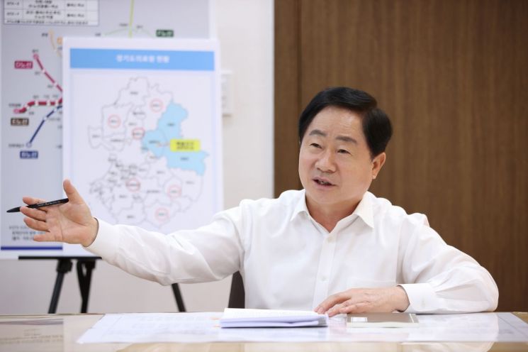 남양주시가 오는 4월 1일 서울경춘고속도로 화도IC 서울방면 진입램프 확장공사를 완료하고 해당 구간을 정식 개통한다. 주광덕 남양주시장. 남양주시 제공