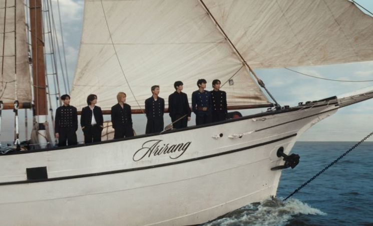 방탄소년단 '스윔' 뮤직비디오. 빅히트뮤직 제공