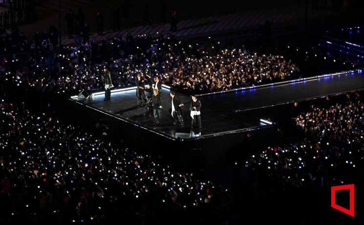 그룹 방탄소년단(BTS)이 21일 서울 광화문 광장에서 무료 복귀 공연'BTS컴백 라이브: 아리랑'(BTSTHECOMEBACKLIVE