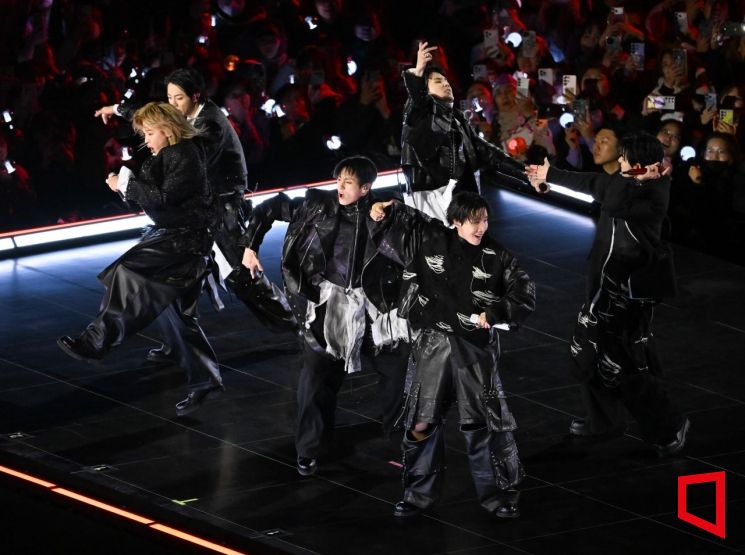 그룹 방탄소년단(BTS)이 21일 서울 광화문 광장에서 무료 복귀 공연'BTS컴백 라이브: 아리랑'(BTSTHECOMEBACKLIVE｜ARIRANG)을 펼쳐졌다. BTS가 공연을 펼치고 있다. 2026.03.21. =사진공동취재단