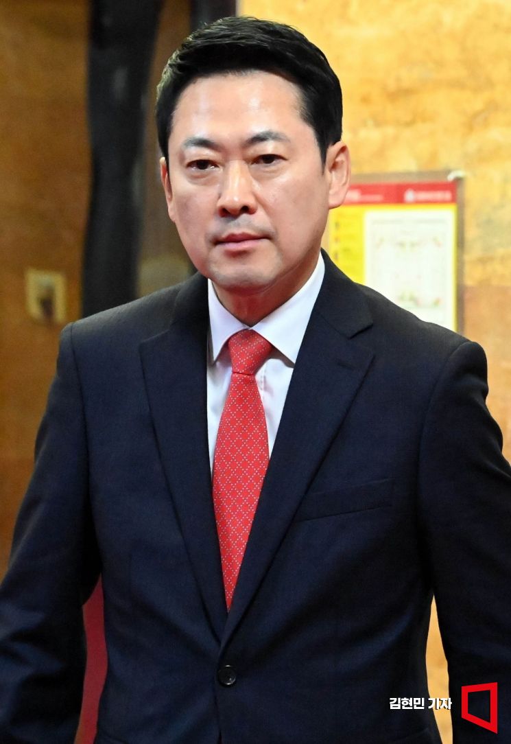 장동혁 국민의힘 대표가 25일 국회 당대표실로 출근하고 있다. 2026.3.25 김현민 기자