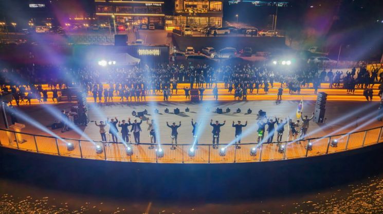 안성시가 지난 26일 '호수관광도시' 조성의 두 번째 야심작인 '칠곡호수공원' 조성을 완료하고 개장식을 개최했다. 안성시 제공