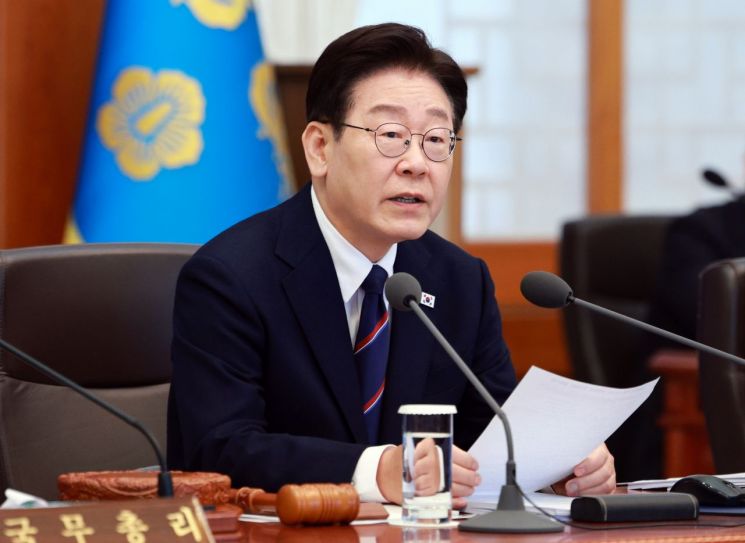 마크롱 방한 관련 기사 이미지(아시아경제)