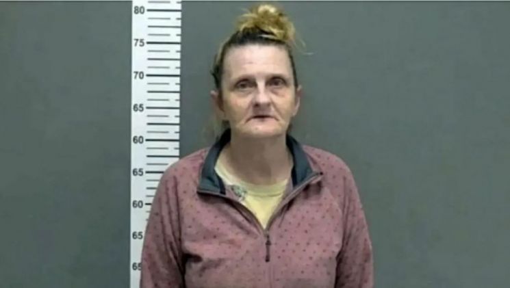 当时因人脸识别软件分析结果而被指认为嫌疑人并遭逮捕时拍摄的嫌犯照。经确认，Rips 与案件无关，已获释。Fargo Police Department 提供