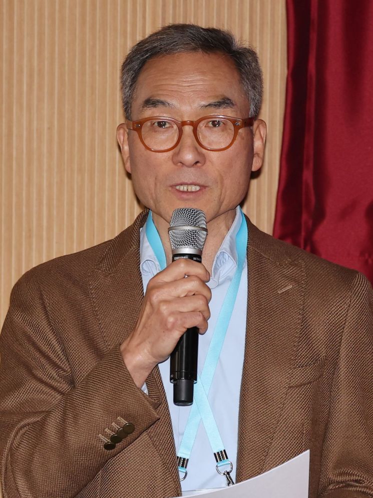 发言的前国立文化财研究所所长 Choi Jongdeok。韩联社供图