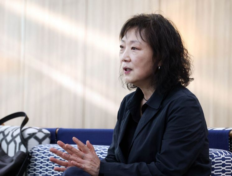 아시아경제와 인터뷰를 하고 있는 권희정 미혼모아카이빙과권익옹호연구소 소장. 아시아경제
