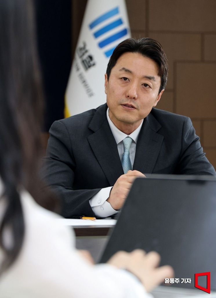 박경택 서울중앙지검 정보기술범죄수사부 부장검사가 아시아경제와 인터뷰를 하고 있다. 윤동주 기자