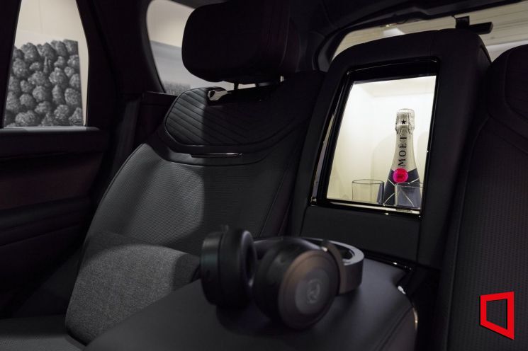 레인지로버 'SV 블랙'. JLR코리아