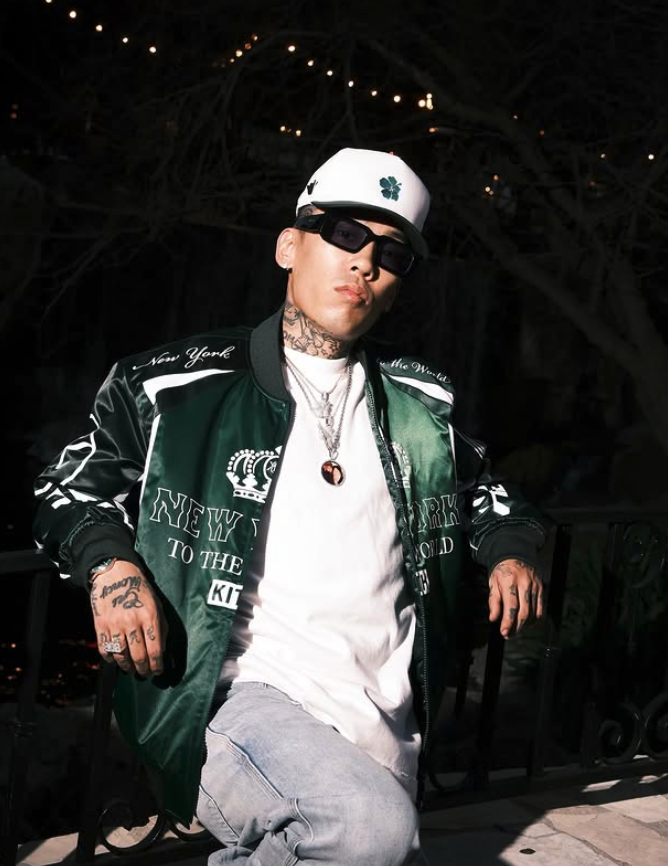 도끼는 이하이와 최근 열애 사실을 공개하고, 공동 설립한 레이블을 통해 첫 싱글 'You & Me'를 발매하며 음악 활동을 이어가고 있다.