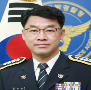 "First in 5 Years" Choi Byungyoon of Gwangju Police Promoted to Senior Superintendent General