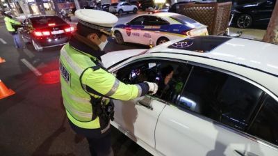 음주운전 단속을 실시하는 교통경찰. 연합뉴스