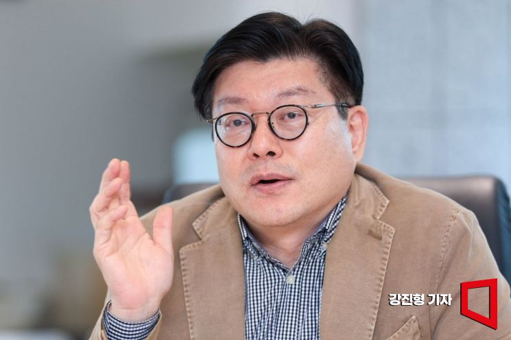 전재성 동아시아연구원 원장이 6일 서울 종로구 동아시아연구원에서 인터뷰 하고 있다. 강진형 기자