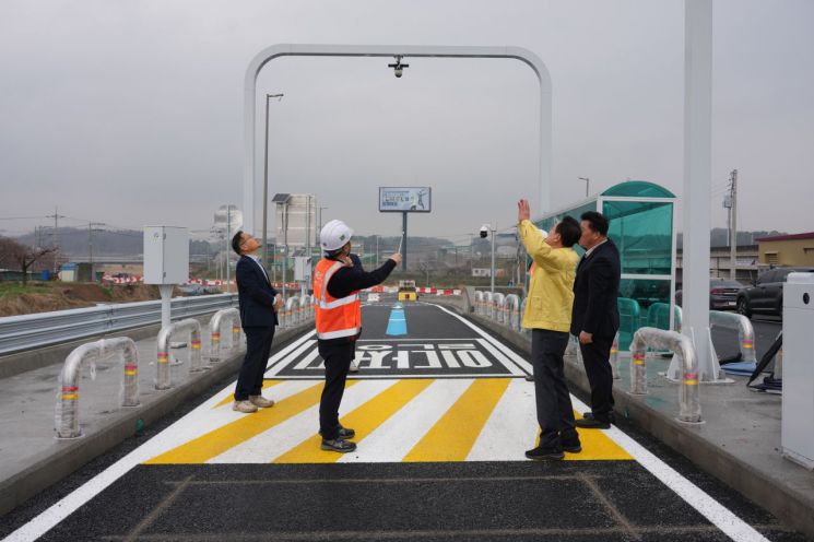 6일 영천시는 오는 30일 개통을 앞둔 '서영천 하이패스IC' 공사 현장을 방문해 막바지 점검을 실시했다. 영천시 제공
