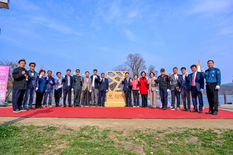 联合国旅游组织揭牌仪式。杨平郡提供