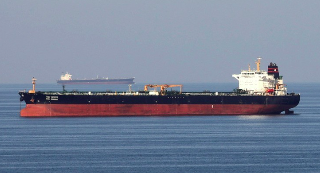 호르무즈 해협 통과하는 유조선. 로이터연합뉴스