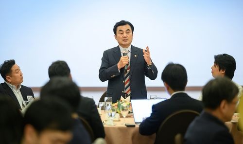 안규백 "육해공 사관학교 통합해 생도 선발" 