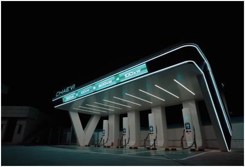 전기차 급속 충전 인프라 운영 사업자(CPO) 1위 기업 채비의 집중형 충전소. 채비 제공