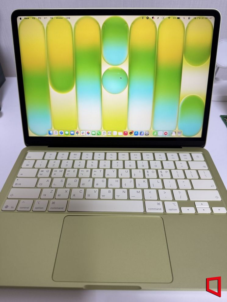 맥북 네오. 이명환 기자