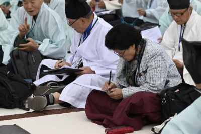 남원시는 오는 4월 11일에 남원 사랑의 광장에서 '제24회 대한민국 서당문화한마당'을 개최한다. 남원시 제공