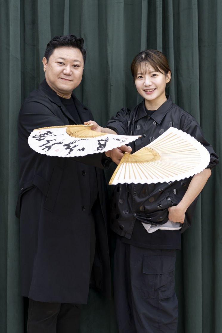 Choi Hoseong (left) and Kim Woojung, the main performers of the play 'Jeolchang' scheduled to be held at the Daloreum Theater of the National Theater on the 24th-25th. National Changgeuk Company