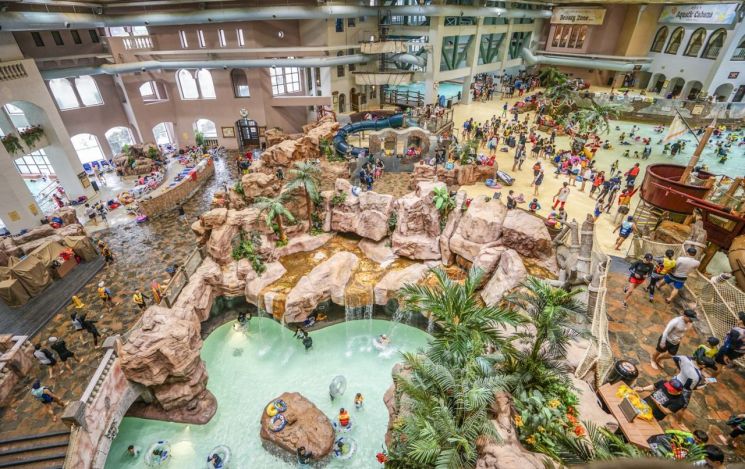 Aquatic Center inside Caribbean Bay. Samsung C&T Corporation