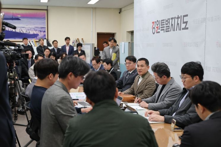 김진태 강원특별자치도지사가 13일 제147차 정례 기자간담회를 개최하고 있다. 강원도 제공