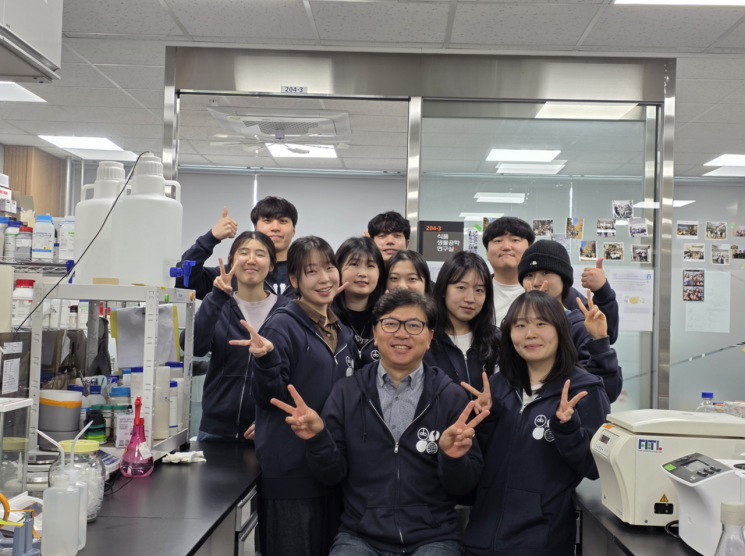 Professor Yongchul Park and his research team from the Department of Convergent Bioengineering at Kookmin University. Kookmin University