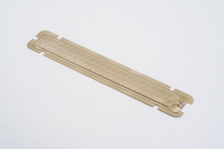 갤럭시 S21 FE모델에 적용된 STS소재 0.3T 베이퍼챔버. 씨지아이