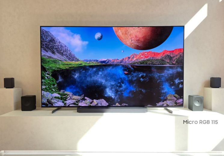 삼성전자의 마이크로 RGB TV 115형 제품. 삼성전자