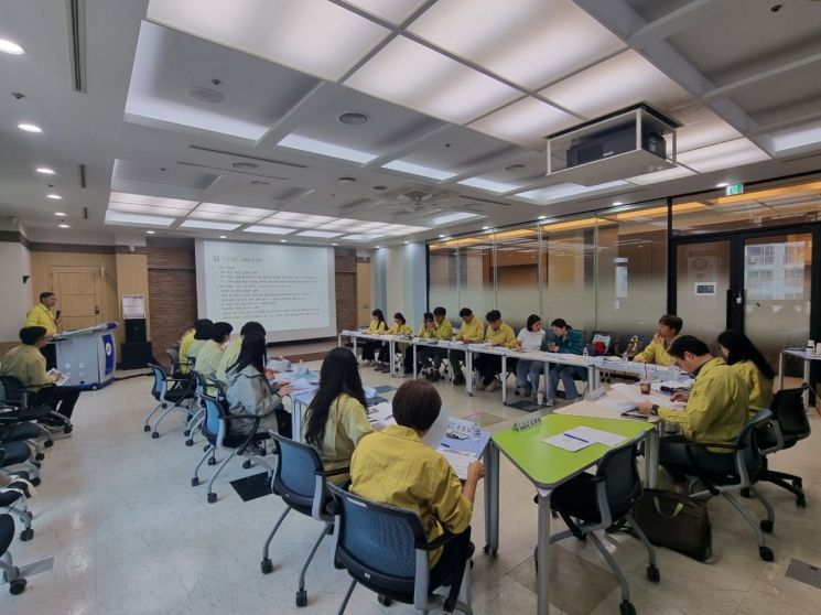 시흥시에서 첫 소나무재선충병이 발생함에 따라 경기도가 15일 긴급 중앙·지방 합동방제대책회의 열고 있다. 경기도 제공