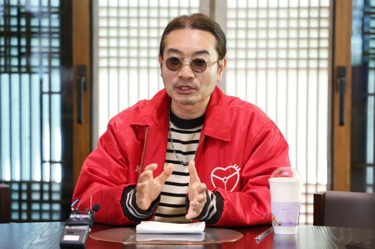 '2026 궁중문화축전' 개막제 양정웅 총감독이 15일 서울 중구 한국의집에서 인터뷰를 하고 있다. 연합뉴스