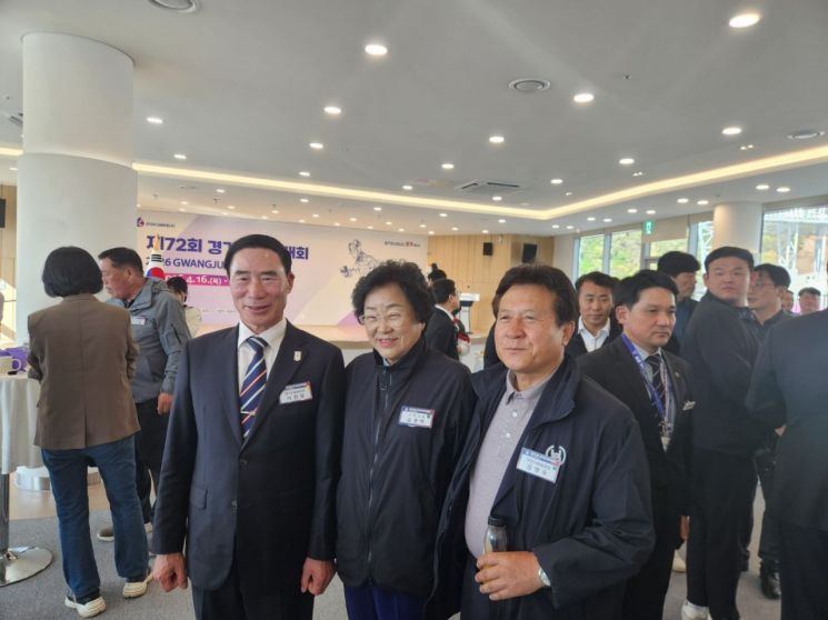 경기도 최대의 스포츠 축제인 '제72회 경기도체육대회 2026 광주'가 16일 광주시 G-스타디움에서 화려한 막을 올리며 3일간의 대장정에 돌입했다. 이종구 기자