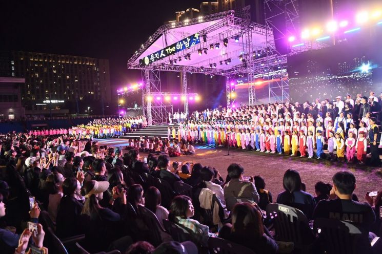 하남시;가 지난 17일부터 18일까지 이틀간 하남종합운동장에서 '2026 하남 뮤직 페스티벌-뮤직 인 더 하남(Music in the Hanam)'을 개최하고 있다. 하남시 제공