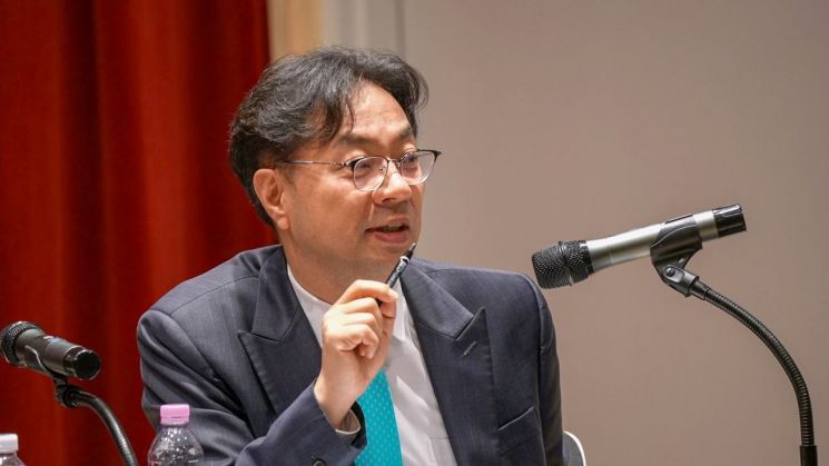 지난 15일 공정언론 국민감시단이 경기도 이천시 안흥동 이천청소년생활문화센터 다목적 강당에서 개최한 '제8회 공정언론 대토론회'에서 장철희 법률사무소 비아이엘 변호사가 발표하는 모습. 공정언론 국민감시단