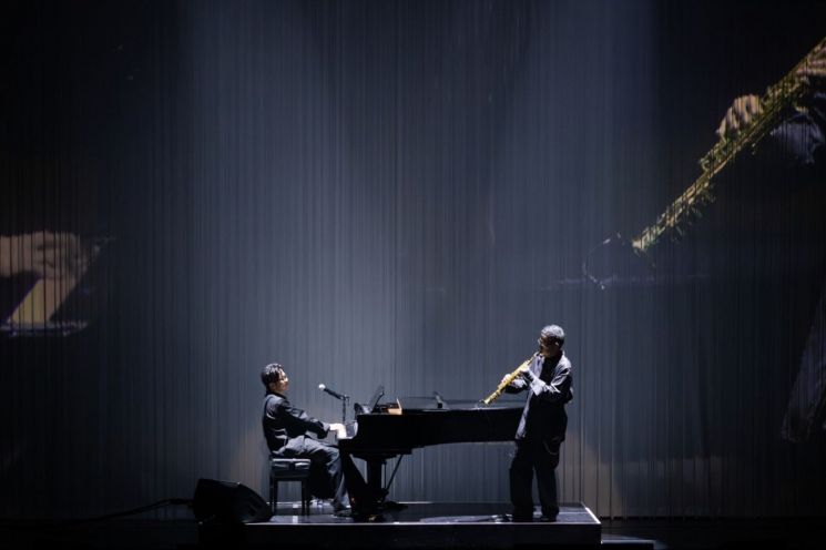 패닉. 뮤직팜엔터테인먼트 제공