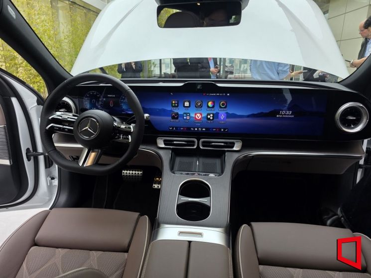 메르세데스-벤츠의 글로벌 베스트셀링 모델 C클래스의 첫 전동화 모델 '디 올 뉴 일렉트릭 C클래스 내부. 최영찬 기자