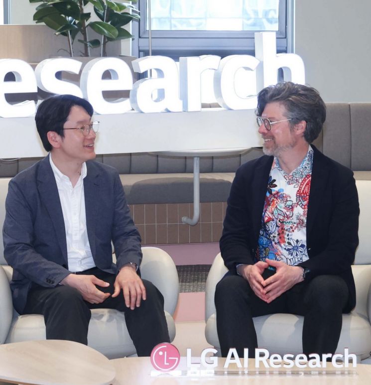 LG·엔비디아, 차세대 AI 모델 개발 '맞손'…'K-엑사원' 생태계 확장한다