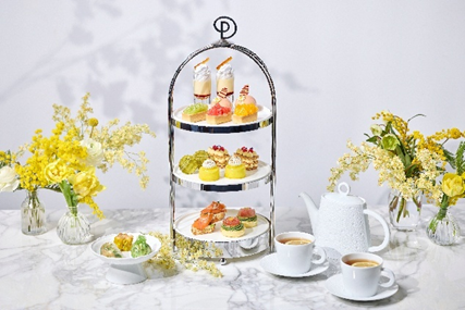 파라다이스 호텔 부산 로비 라운지 크리스탈 가든에서 선보이는 스프링 애프터눈 티 세트.