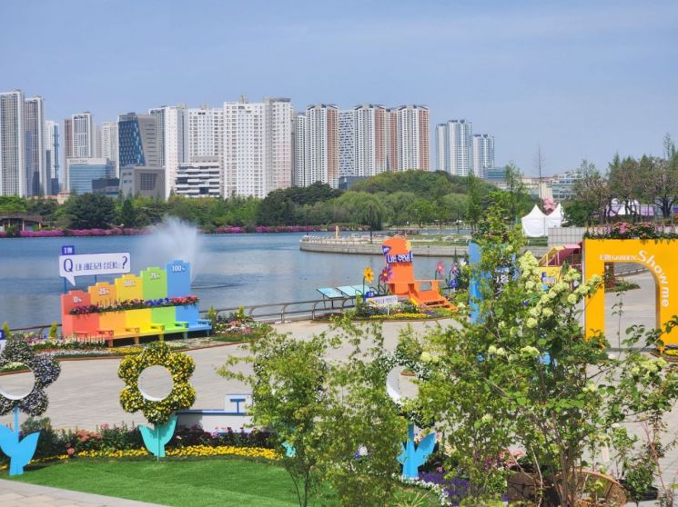 2026고양국제꽃박람회가 오는 24일부터 5월 10일까지 일산호수공원 일원에서 개최된다. 이종구 기자
