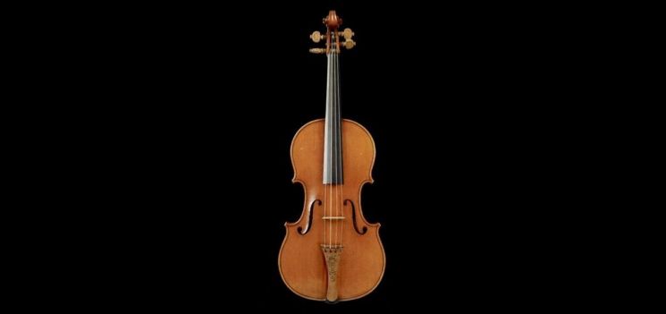 1716 'Messiah' Stradivarius owned by the Ashmolean Museum, Oxford, UK. Ashmolean Museum, Oxford official website