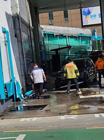 서울 2호선 낙성대역 인근 주유소 사고현장. 연합뉴스